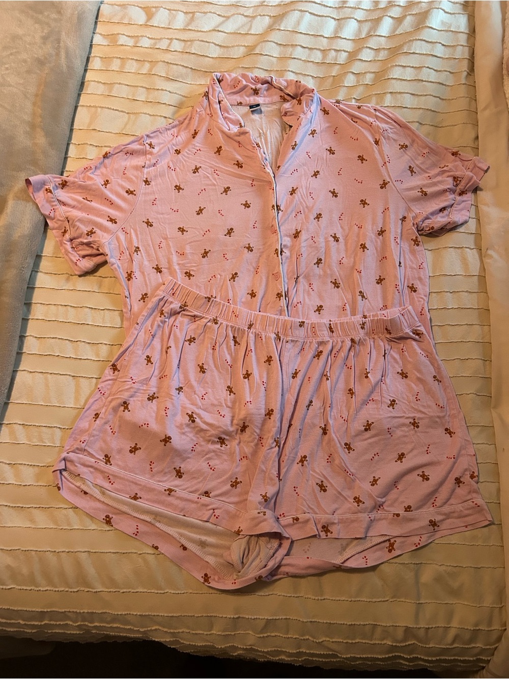 Old Navy Pink Gingerbread Print Short Pajama Set